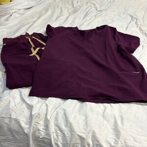 Figs Women’s XXL/XL Scrubs Set